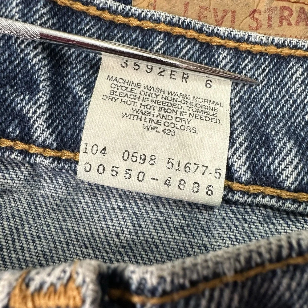 Levi's 550 Jeans Fits 34x30‎ Relaxed Fit Straight Leg Faded Blue Denim VTG 90s